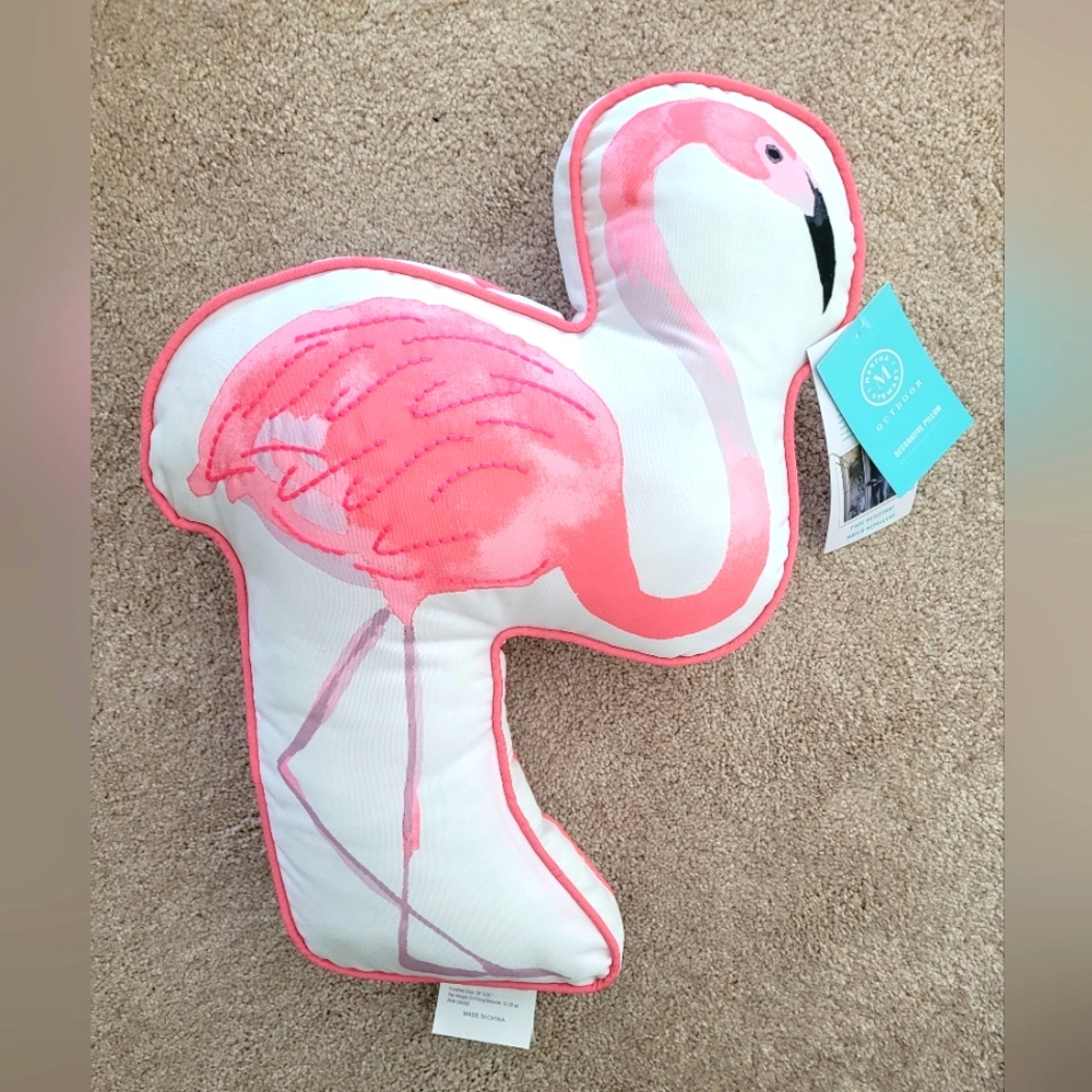 🦩 NWT Martha Stewart Flamingo Accent pillow